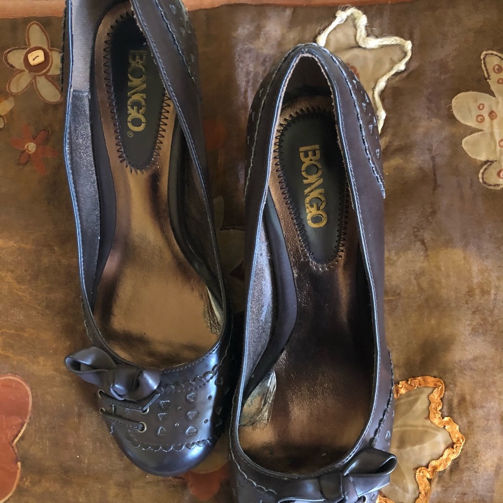 Brown pump shoes - Picture 8 of 9
